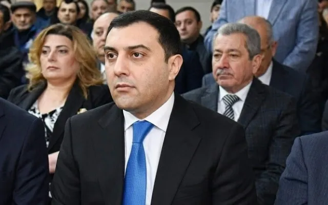 Yeni başçı kollektivə təqdim edildi - Foto