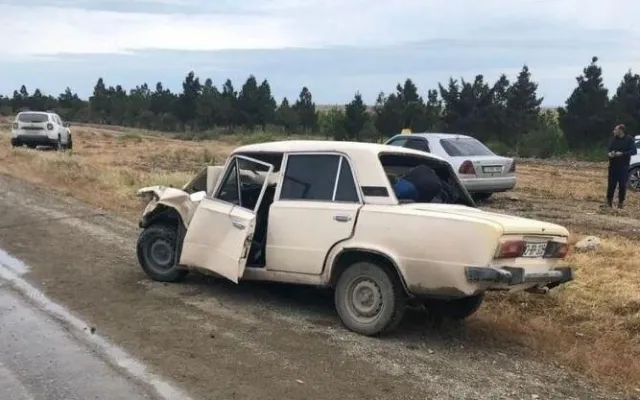 BMV VAZ-la toqquşdu: 1 ölü, 4 yaralı - Foto