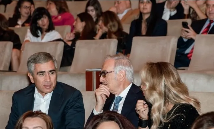 Polad Bülbüloğlu yeni xanımı ilə - ANAR ƏLƏKBƏROV PAYLAŞDI