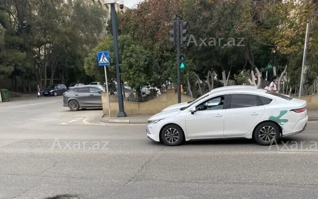 Bu yolda işıqfor var, piyada zolağı yoxdur - Təhlükə