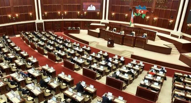 MM borc tələbi ilə bağlı bu dəyişikliyi son oxunuşda qəbul etdi