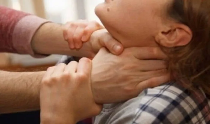 43 yaşlı qadın boğularaq öldürüldü: qohumu saxlanıldı