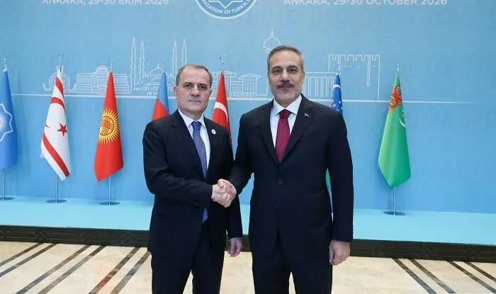 Hakan Fidan Ceyhun Bayramovu qarşıladı