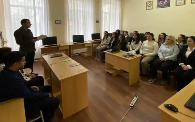 Əlilliyi olan şəxslərə xidmət göstərənlər üçün tədbir keçirildi