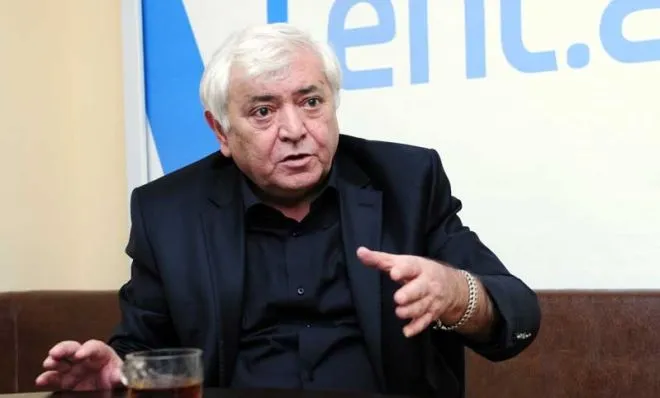 Aqil Abbas Ağdamda ona ev verilməməsindən şikayətləndi