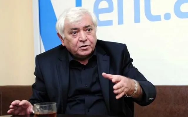 Aqil Abbas Ağdamda ona ev verilməməsindən şikayətləndi