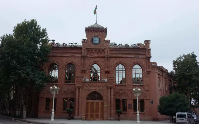 Bu universitetdə müəllimlər kütləvi şəkildən işdən çıxarılır