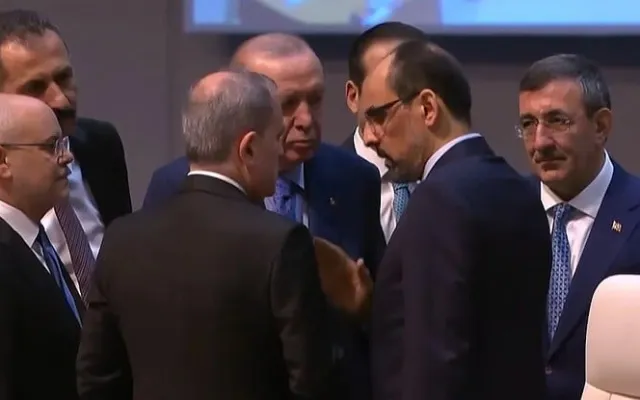 Ərdoğan Bayramovla ayaqüstü söhbət etdi - Video