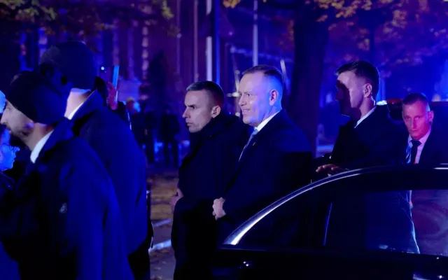 Prezident binadan səhərə yaxın çıxıb - Polşada vəziyyət nə yerdədir?