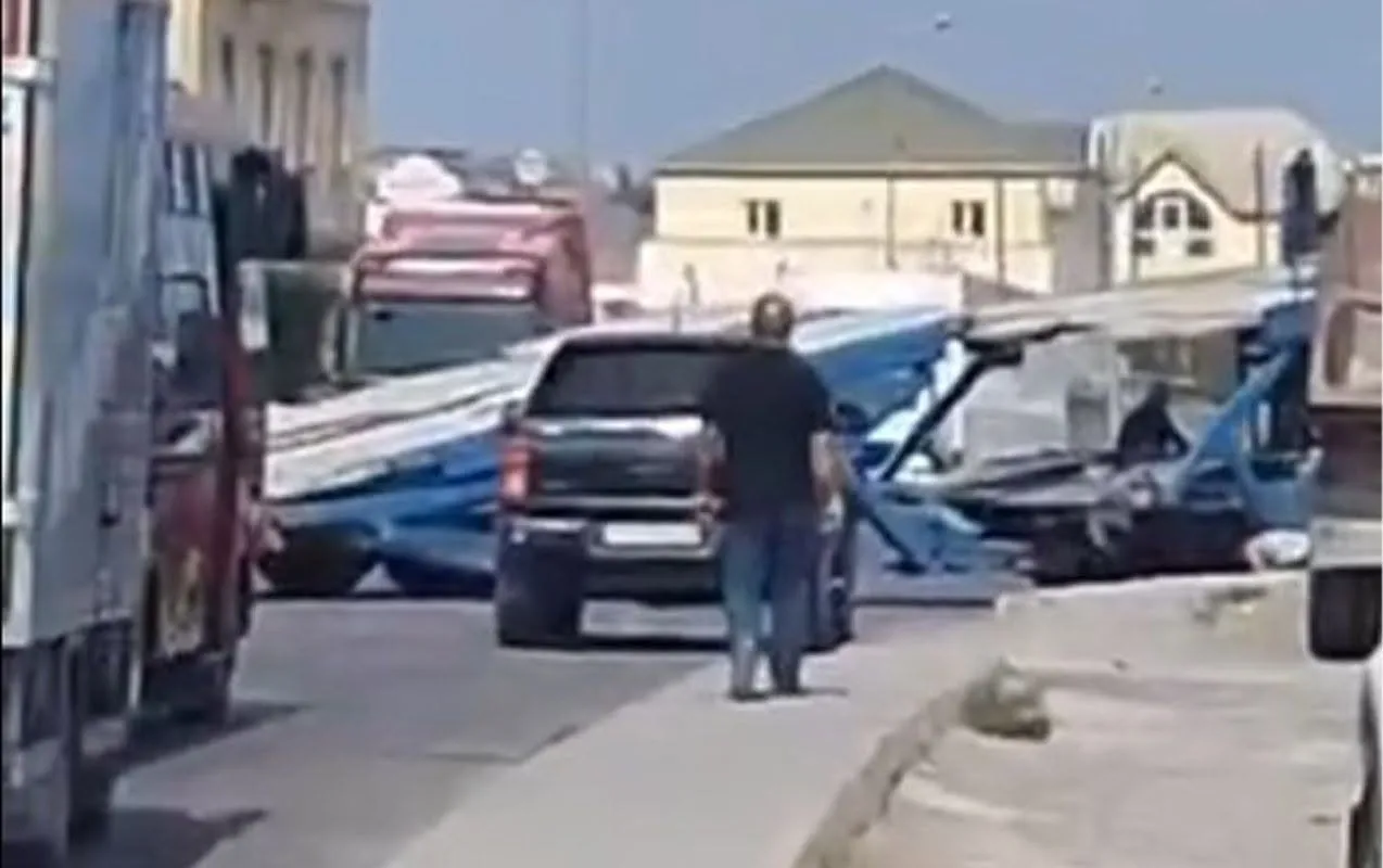 Xocasən yolunda nasaz TIR - Hərəkəti iflic etdi - Video