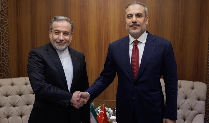 Hakan Fidan Abbas Arakçı ilə görüşdü