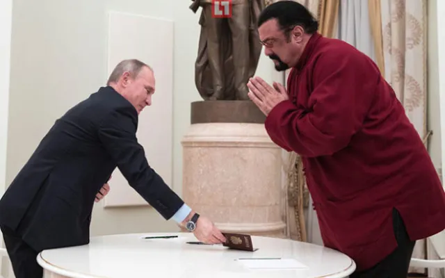 Stiven Siqal Putini qəhrəmanı hesab edir