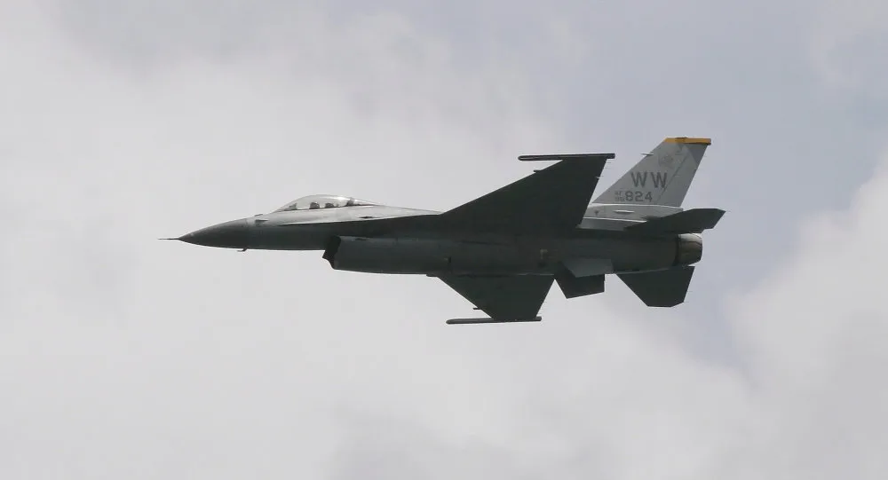 Ukrayna F-16-lar üçün on minlərlə mərmi almaq istəyir...