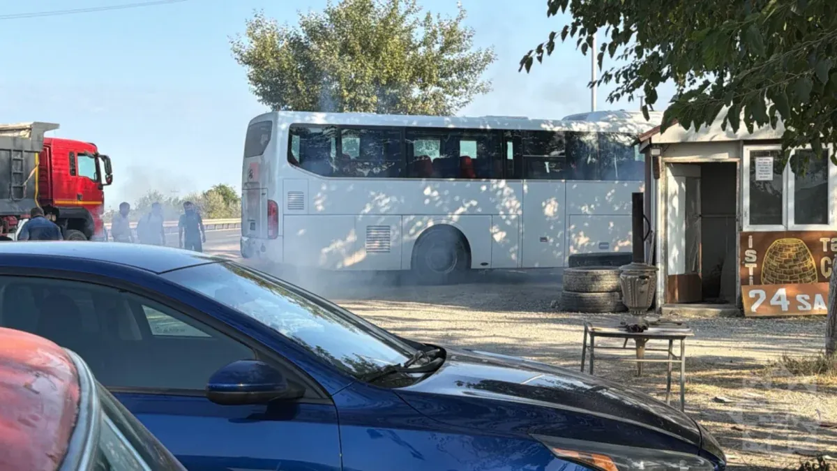 Xaçmazdan Bakıya gedən sərnişin avtobusu qəfil yanıb - FOTO