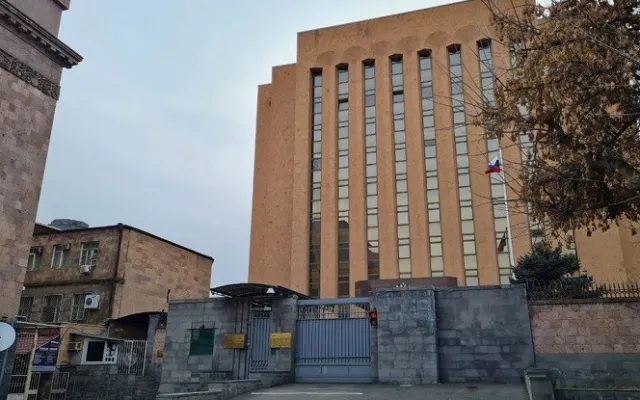 İrəvanda Putinə qarşı aksiya başladı - Video