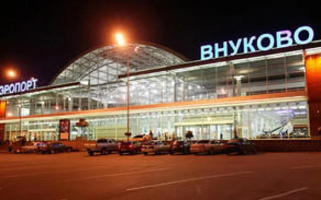 Moskvaya hücum: 400-dən çox reys təxirə salındı