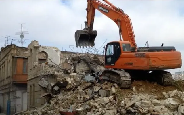 Bakının bu ərazisində 52 qəzalı bina söküləcək: Kompensasiya məbləği açıqlandı