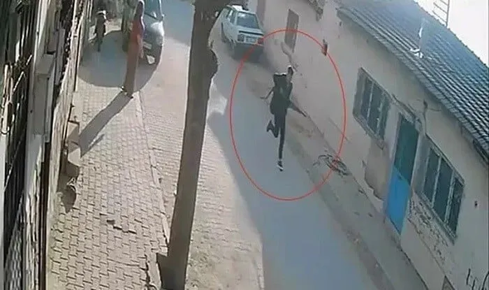 Türkiyədə məktəbdə hücum anı - Video