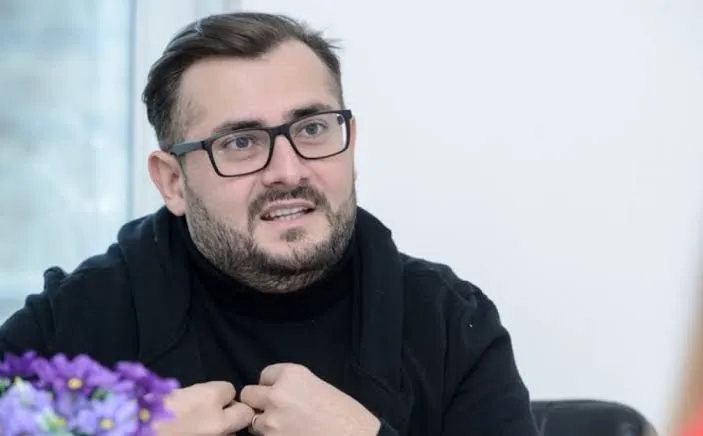 Murad Arif özünü ağıllı sayıb bəzi valideynlərə “axmaq” dedi