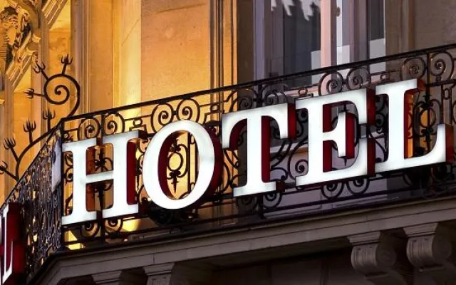 Otel işçiləri 1 milyon dollar mənimsədi