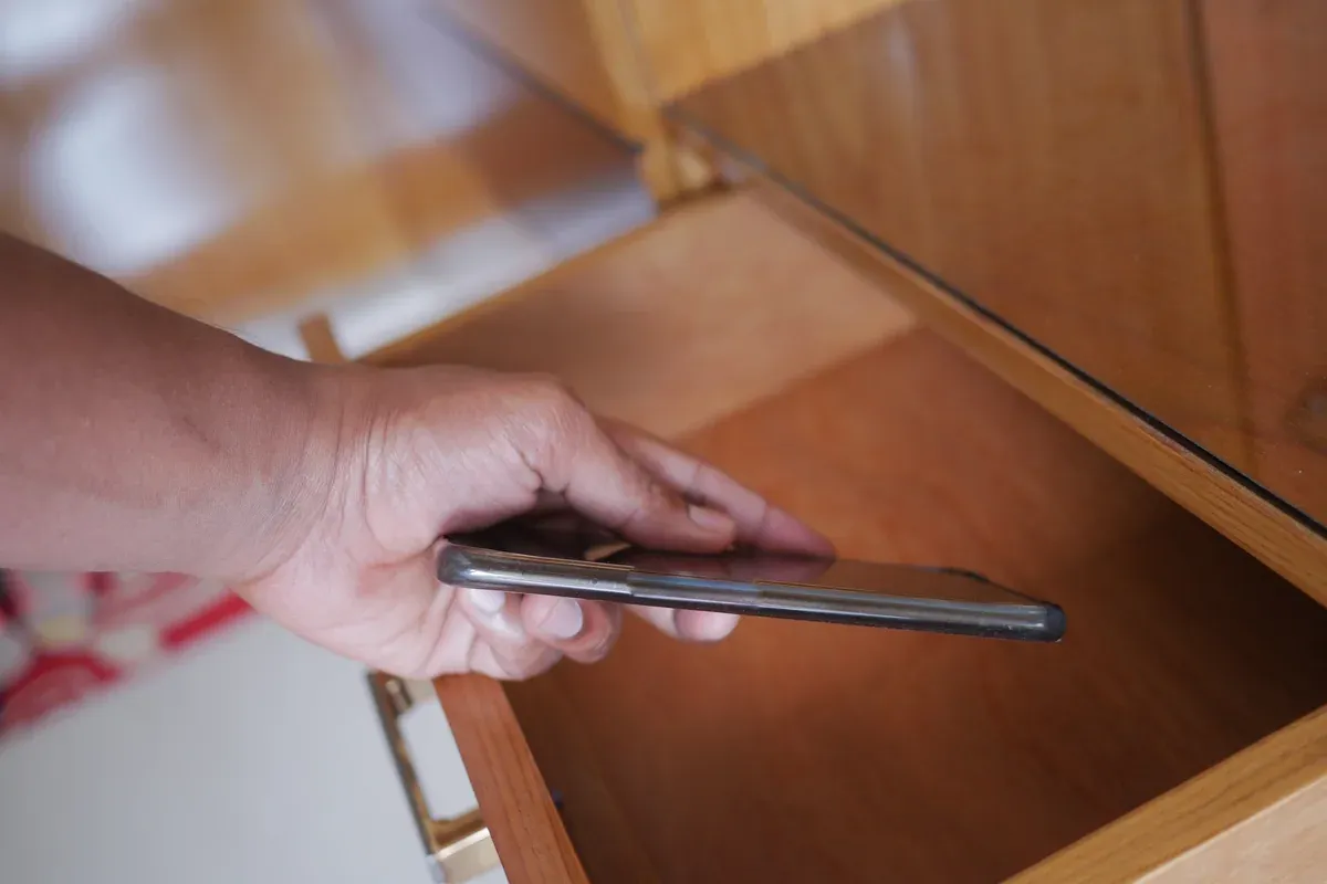 Bakıda "hacı" məşhur məsciddən "iPhone 17 Pro" oğurladı